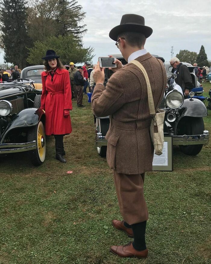 Chaotic-Car-Show-Moments