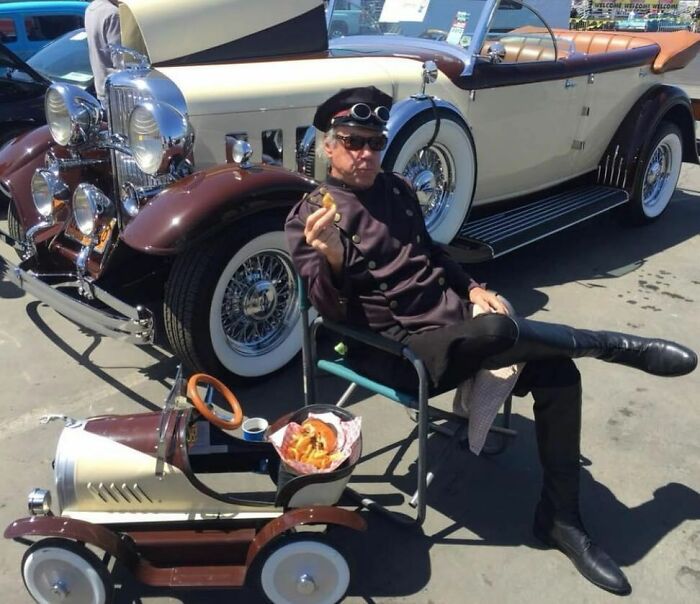 Chaotic-Car-Show-Moments