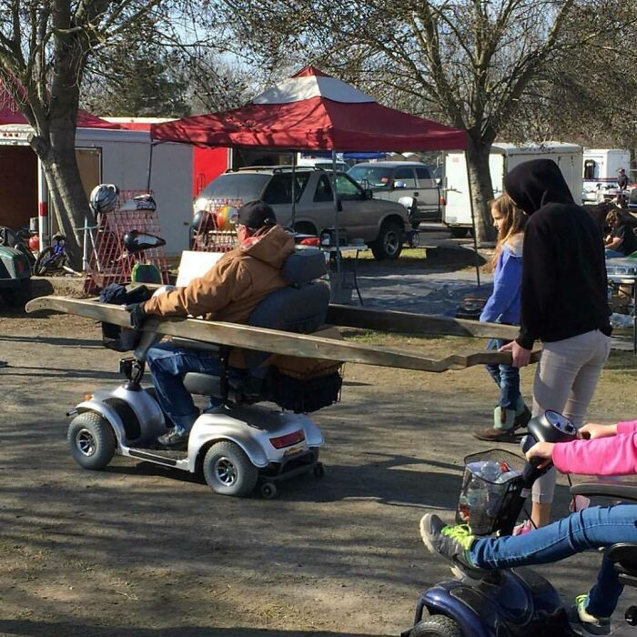 Chaotic-Car-Show-Moments