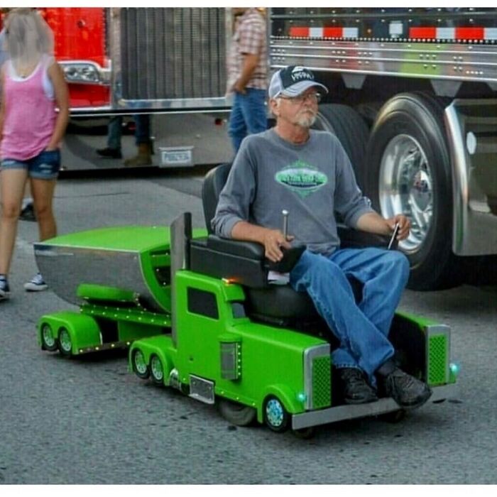 Chaotic-Car-Show-Moments