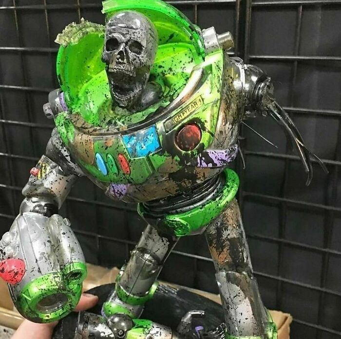 50 Of The Most Bizarre Pics That Got Posted On This No Context Instagram Page