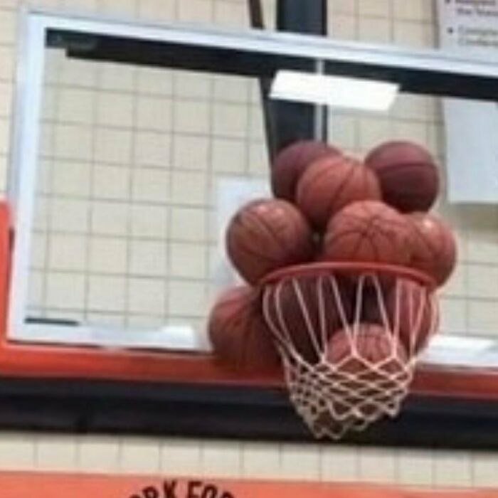 50 Of The Most Bizarre Pics That Got Posted On This No Context Instagram Page