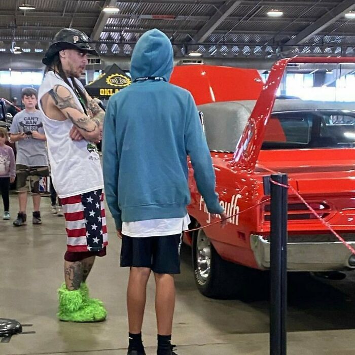 Chaotic-Car-Show-Moments