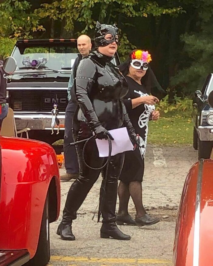 Chaotic-Car-Show-Moments