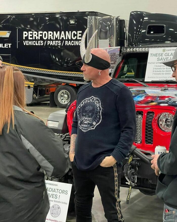 Chaotic-Car-Show-Moments