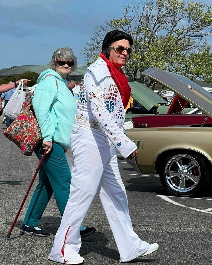 Chaotic-Car-Show-Moments