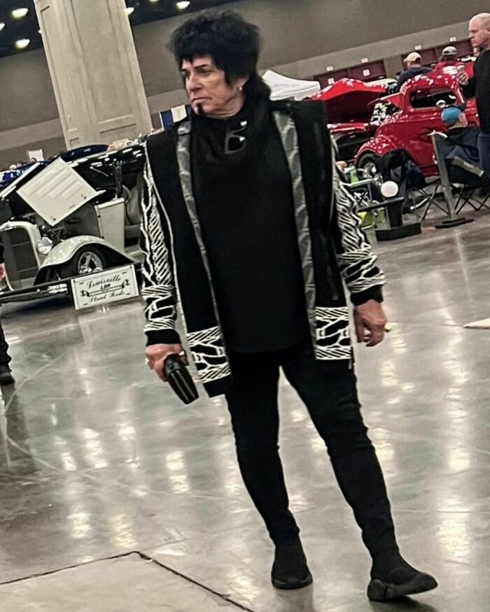 Chaotic-Car-Show-Moments