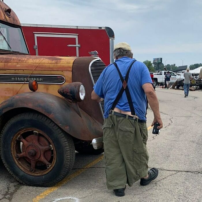 Chaotic-Car-Show-Moments