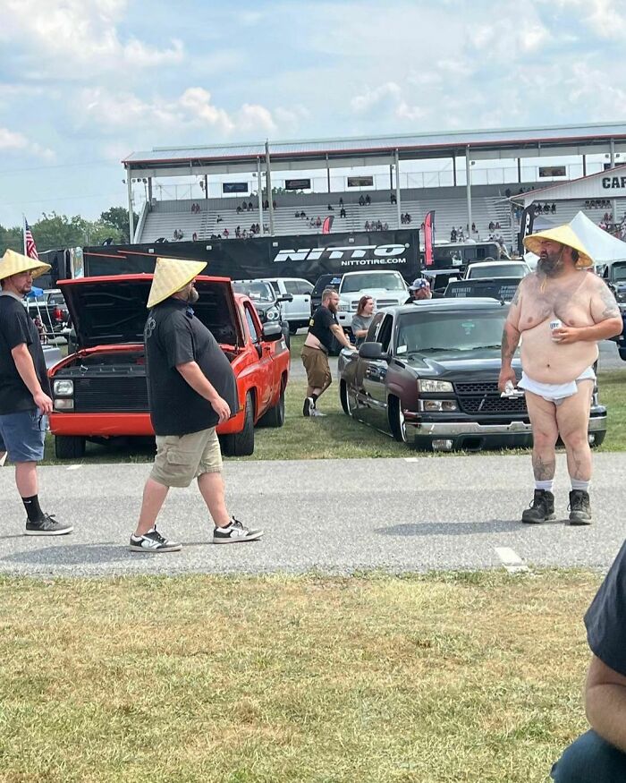 Chaotic-Car-Show-Moments