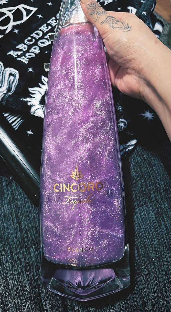 Time To 'Stir' Up Some Sparkling Fun With Edible Glitter For Beer, Cocktails Or Mocktails! Wipe That 'Glitter' Disbelief Off Your Face And Get The Party Sparklin'!