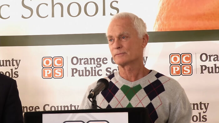 Someone Asked Which Millionaires And Billionaires The Internet Calls Decent And Got These 31 Answers