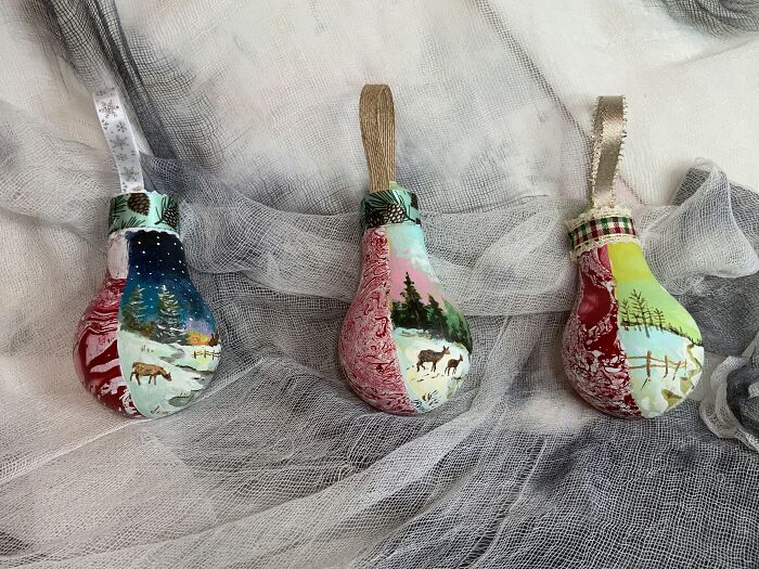 I Continue To Salvage Burnt-Out Light Bulbs And Transform Them Into One-Of-A-Kind Christmas Ornaments (33 Pics)