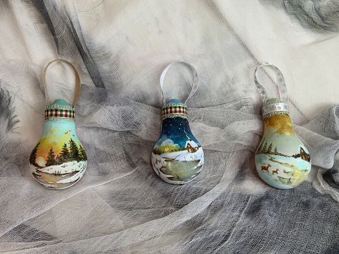 I Continue To Salvage Burnt-Out Light Bulbs And Transform Them Into One-Of-A-Kind Christmas Ornaments (33 Pics)