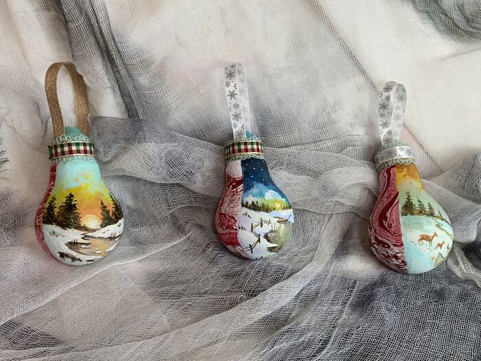 I Continue To Salvage Burnt-Out Light Bulbs And Transform Them Into One-Of-A-Kind Christmas Ornaments (33 Pics)