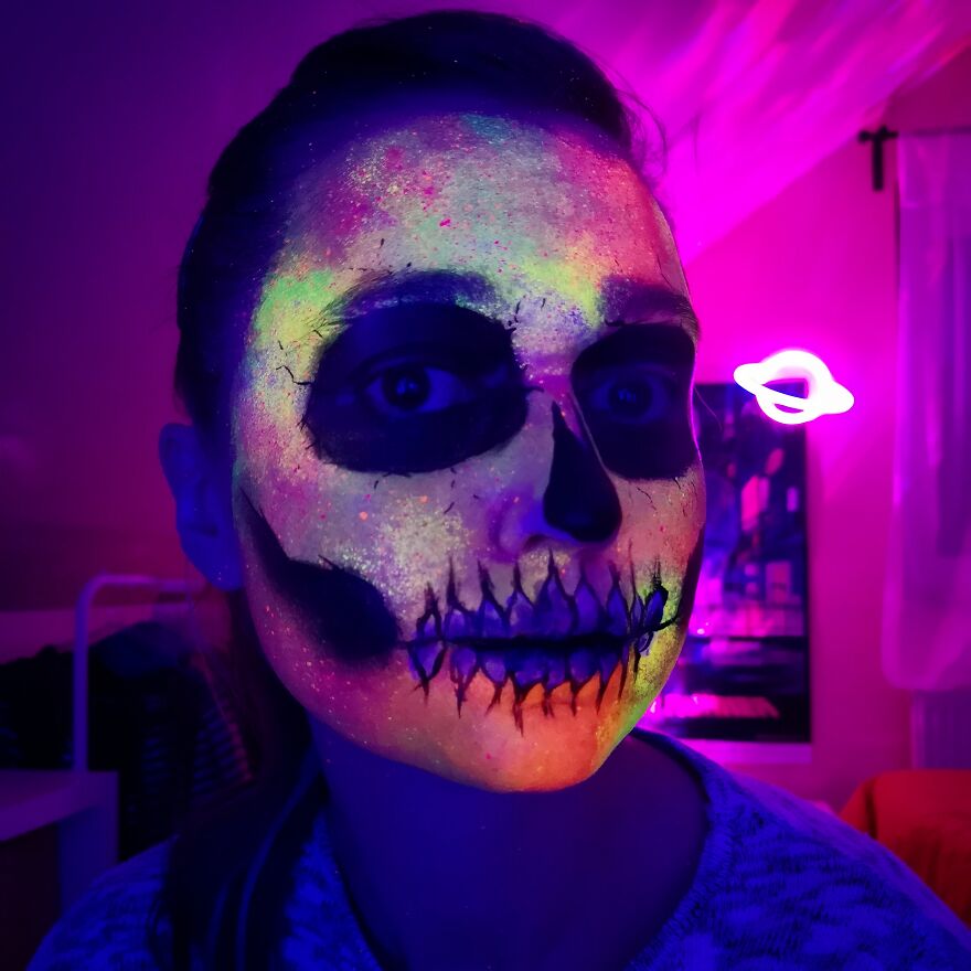 Neon Skull