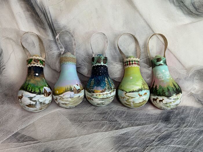 I Continue To Salvage Burnt-Out Light Bulbs And Transform Them Into One-Of-A-Kind Christmas Ornaments (33 Pics)