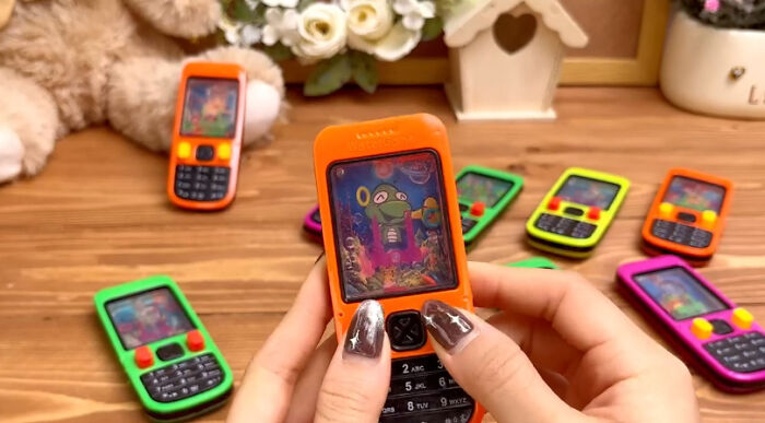 “Skip-It AKA Ankle Shatterers”: 30 Things From Childhood That You Probably Can’t Find Today