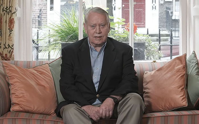 Someone Asked Which Millionaires And Billionaires The Internet Calls Decent And Got These 31 Answers