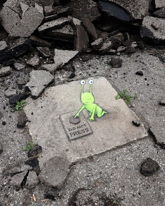 The Ephemeral Art Of Chalk. David Zinn Extracts Life From The Streets And Walls (New Pics)