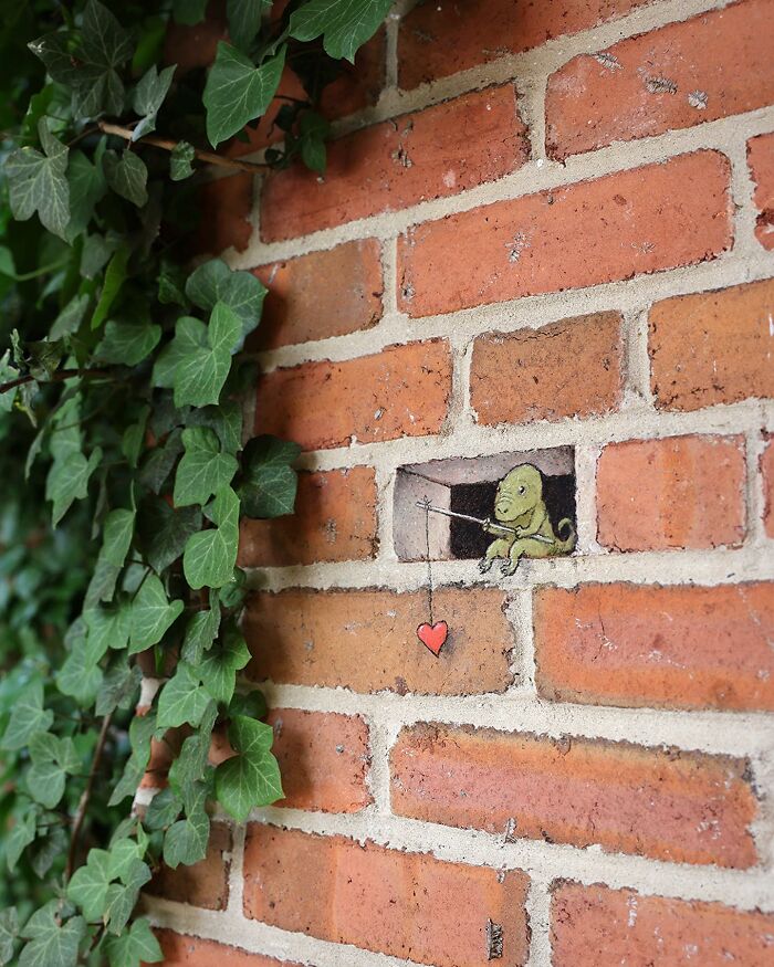 The Ephemeral Art Of Chalk. David Zinn Extracts Life From The Streets And Walls (New Pics)