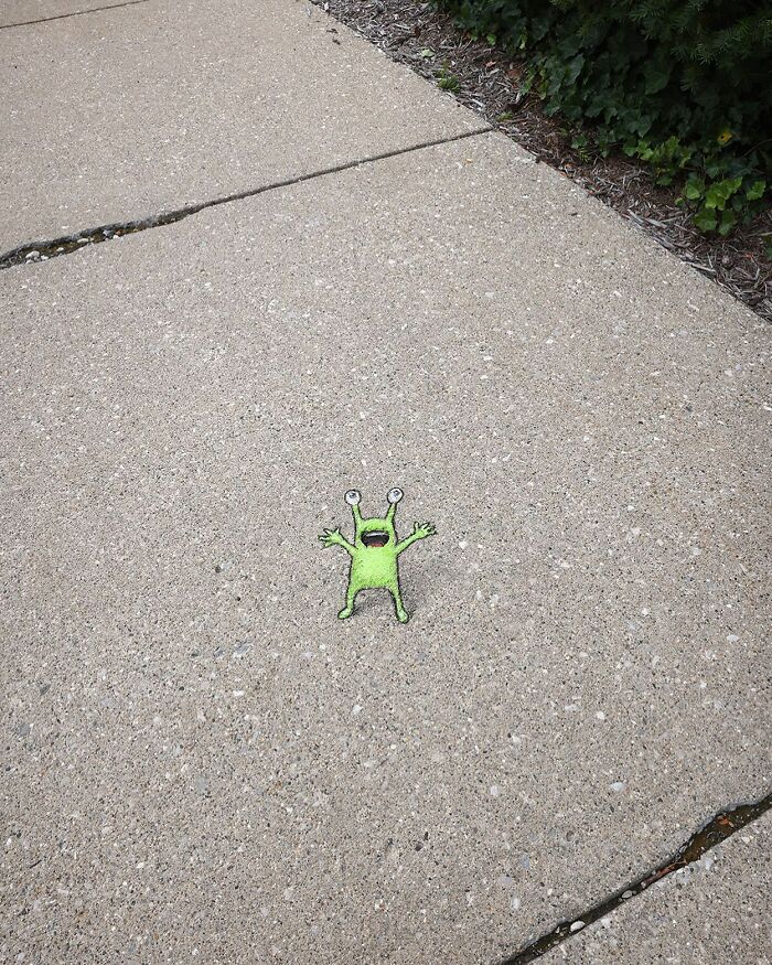 The Ephemeral Art Of Chalk. David Zinn Extracts Life From The Streets And Walls (New Pics)