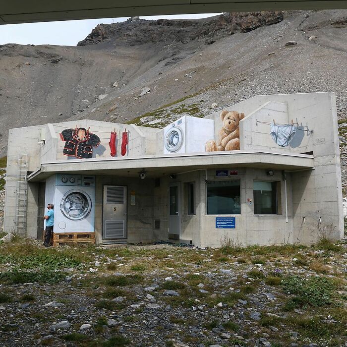 This Street Artist Brings More Joy To City Streets With His Gigantic 3D Arts