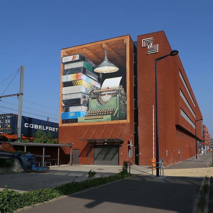 This Street Artist Brings More Joy To City Streets With His Gigantic 3D Arts