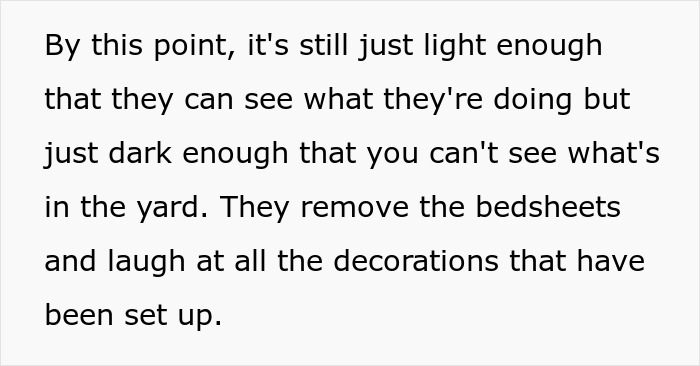 Karen Demands Grieving Neighbor Put Up Christmas Decor For Her Kids, He Maliciously Complies Karen Demands Grieving Neighbor Put Up Christmas Decor For Her Kids, He Maliciously Complies