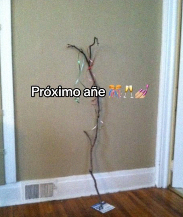 Bad-Christmas-Decorations-Tiktok-Trend