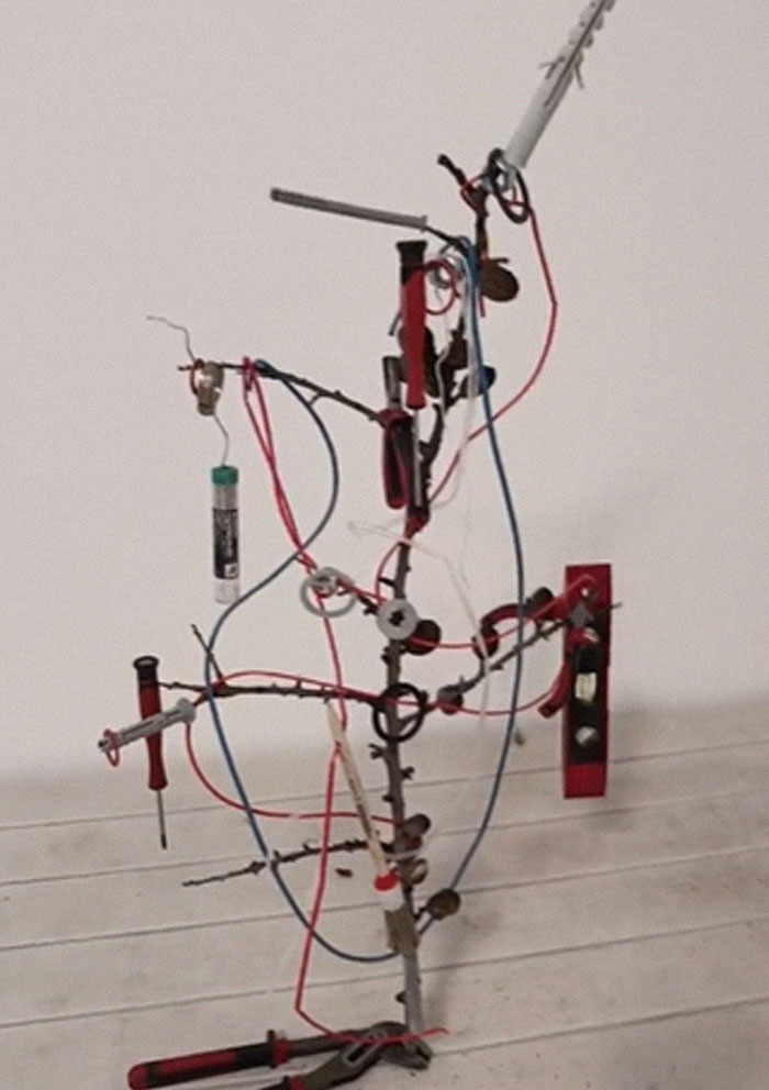 Bad-Christmas-Decorations-Tiktok-Trend