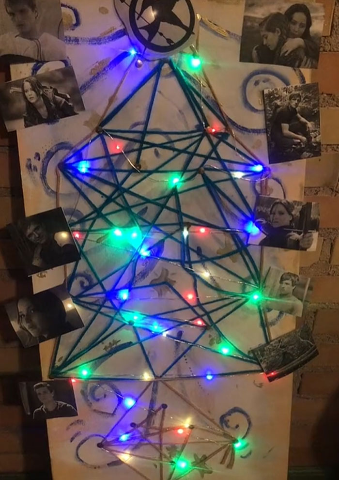 Bad-Christmas-Decorations-Tiktok-Trend