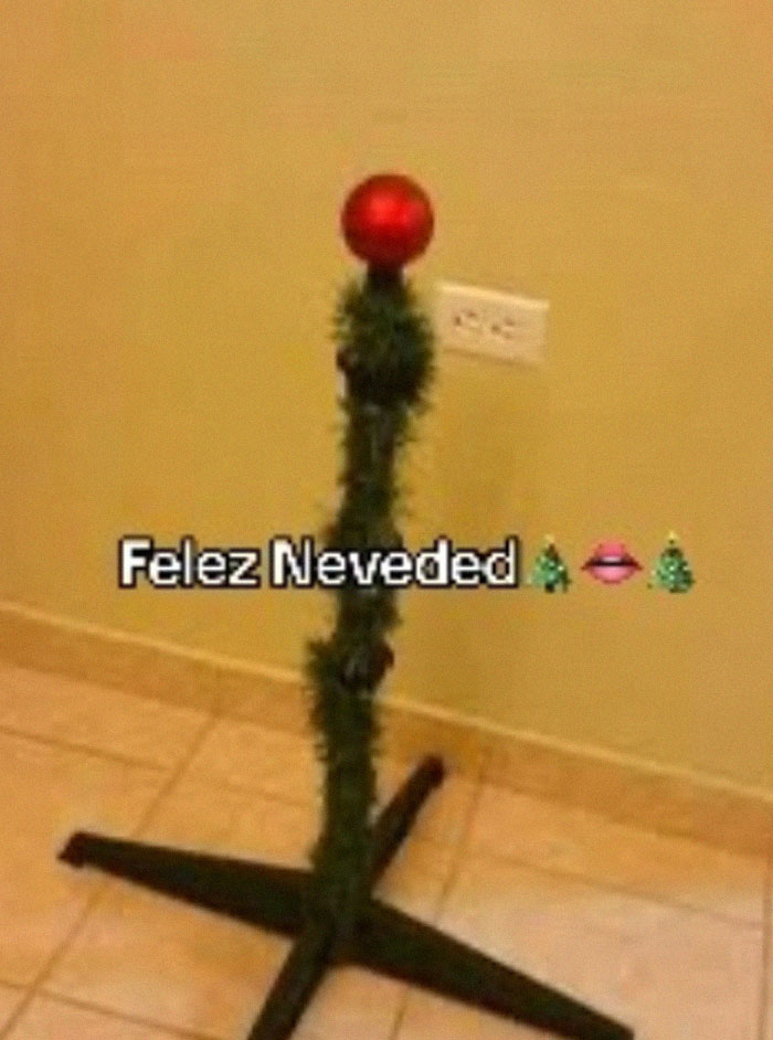 Bad-Christmas-Decorations-Tiktok-Trend