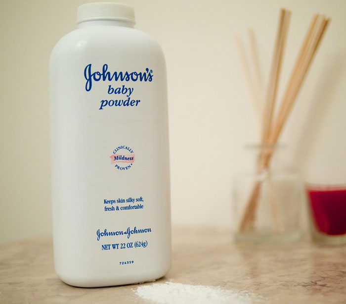 “He Became Single For Christmas”: 40 Of The Worst Xmas Gifts These People Have Ever Received