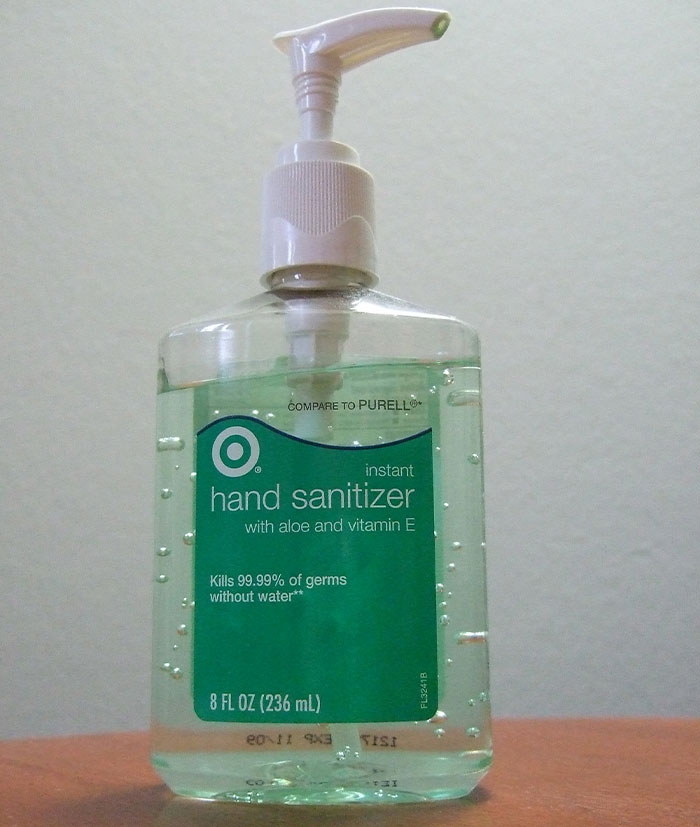 “He Became Single For Christmas”: 40 Of The Worst Xmas Gifts These People Have Ever Received