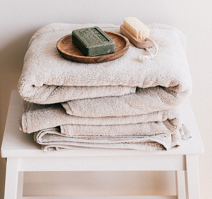 “He Became Single For Christmas”: 40 Of The Worst Xmas Gifts These People Have Ever Received