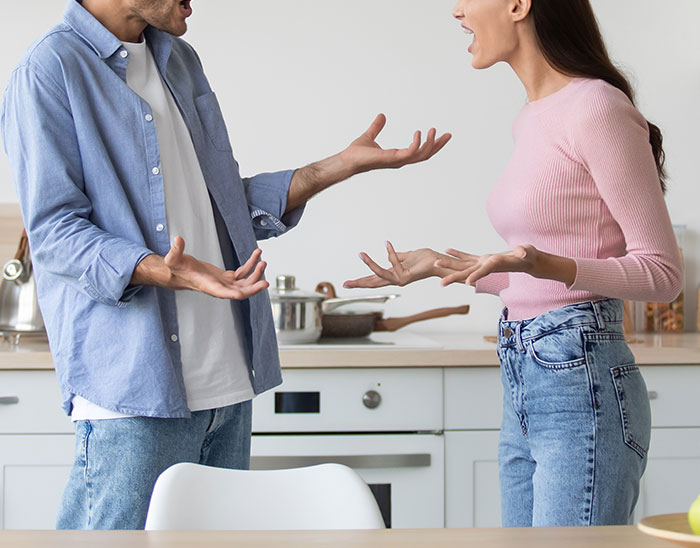 &ldquo;She's Your Girlfriend, Not Your Mommy&rdquo;: The Net Blasts Man For Demanding GF Cook For Him