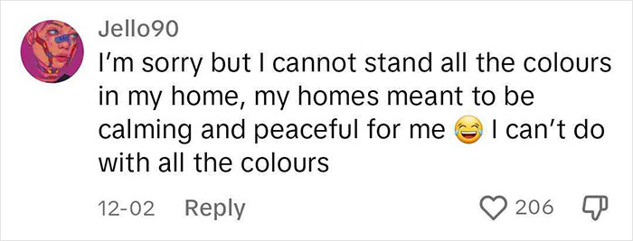 Man Calls Out “Boring” People Who Don’t Let Their Christmas Tree Be At Least A Little Bit Tacky Man Calls Out “Boring” People Who Don’t Let Their Christmas Tree Be At Least A Little Bit Tacky