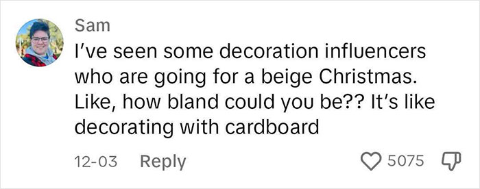 Man Calls Out “Boring” People Who Don’t Let Their Christmas Tree Be At Least A Little Bit Tacky Man Calls Out “Boring” People Who Don’t Let Their Christmas Tree Be At Least A Little Bit Tacky