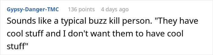 Teacher Makes A DIY Chair From A Car Seat But Principal Replaces It With A Cheap One, Regrets It