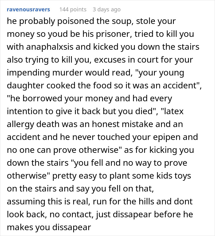 Woman Asks If She's Being Paranoid Over BF's Weird Behavior, People Tell Her To Run While She Can Woman Asks If She's Being Paranoid Over BF's Weird Behavior, People Tell Her To Run While She Can