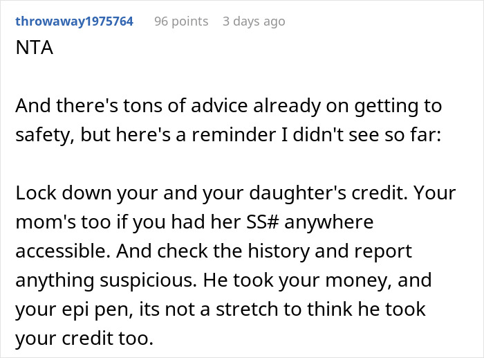 Woman Asks If She's Being Paranoid Over BF's Weird Behavior, People Tell Her To Run While She Can Woman Asks If She's Being Paranoid Over BF's Weird Behavior, People Tell Her To Run While She Can