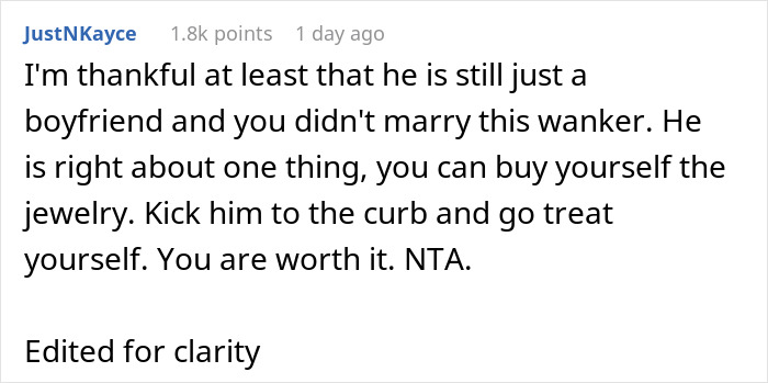 &ldquo;Kick Him To The Curb&rdquo;: The Internet Reacts After Man&rsquo;s Horrendous Christmas Gift Makes GF Cry