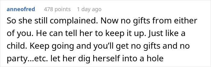 MIL Tosses Christmas Gift To The Side After Learning DIL Bought It, Regrets It A Year Later