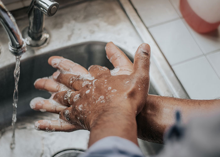 30 Bad Habits That A Shocking Amount Of People Have