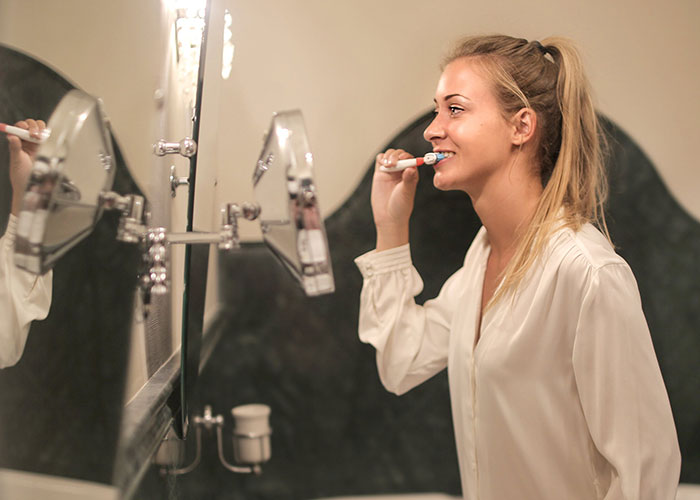 30 Bad Habits That A Shocking Amount Of People Have