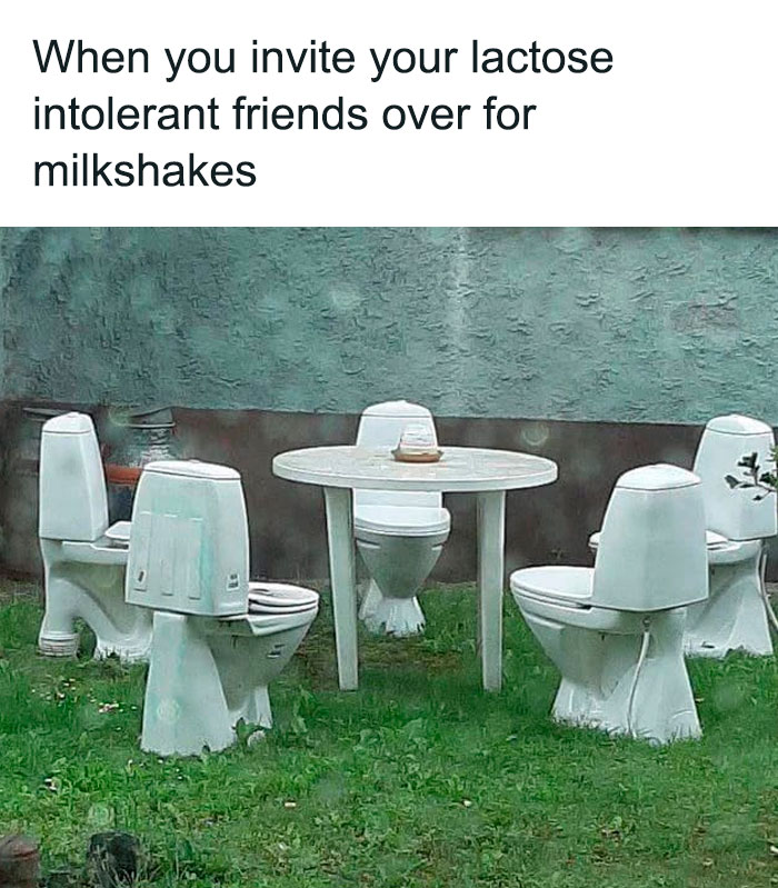 Creepy-Toilets-With-Threatening-Auras-Pics