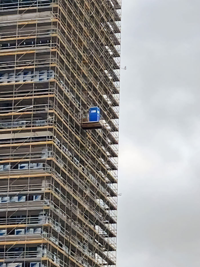 Creepy-Toilets-With-Threatening-Auras-Pics