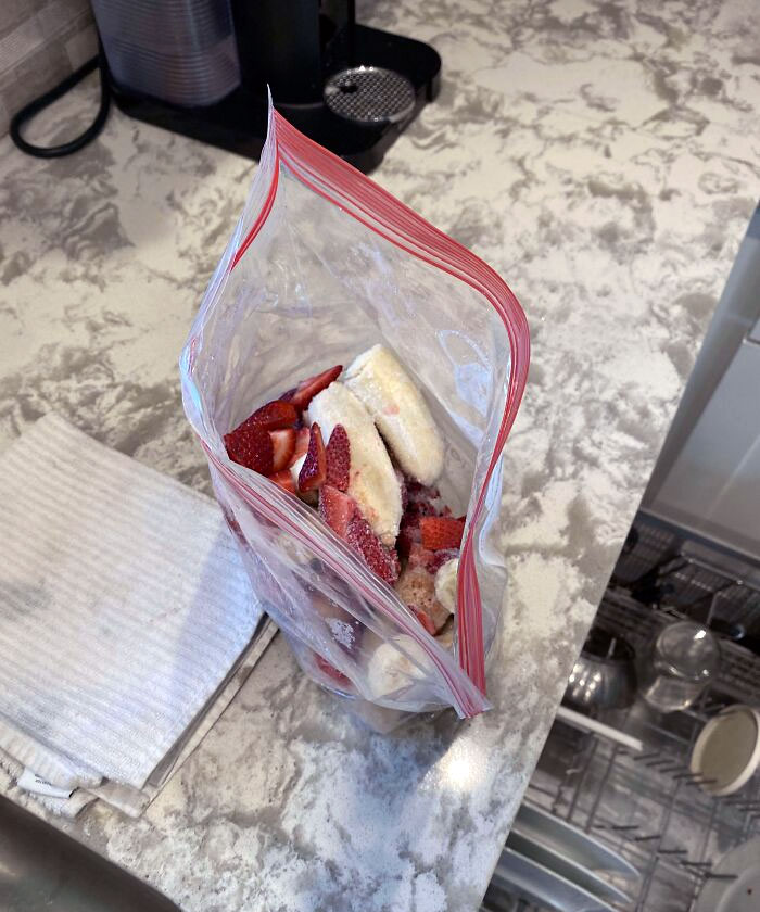 Congelo la fruta que mis hijos no se comen, la congelo, y la uso para hacer smoothies