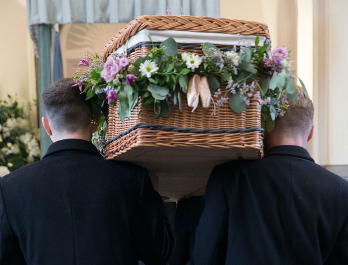 Couple’s Asked Not To Bring Their Baby Along To Another Baby’s Funeral, Woman Insists On Doing So Couple’s Asked Not To Bring Their Baby Along To Another Baby’s Funeral, Woman Insists On Doing So