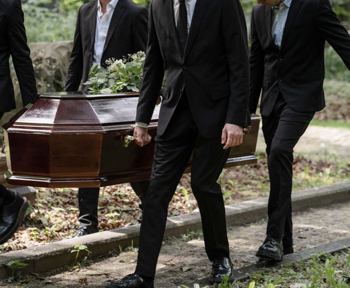 Worker Saves Company By Not Throwing Out New Equipment As Instructed By The Manager Worker Saves Company By Not Throwing Out New Equipment As Instructed By The Manager